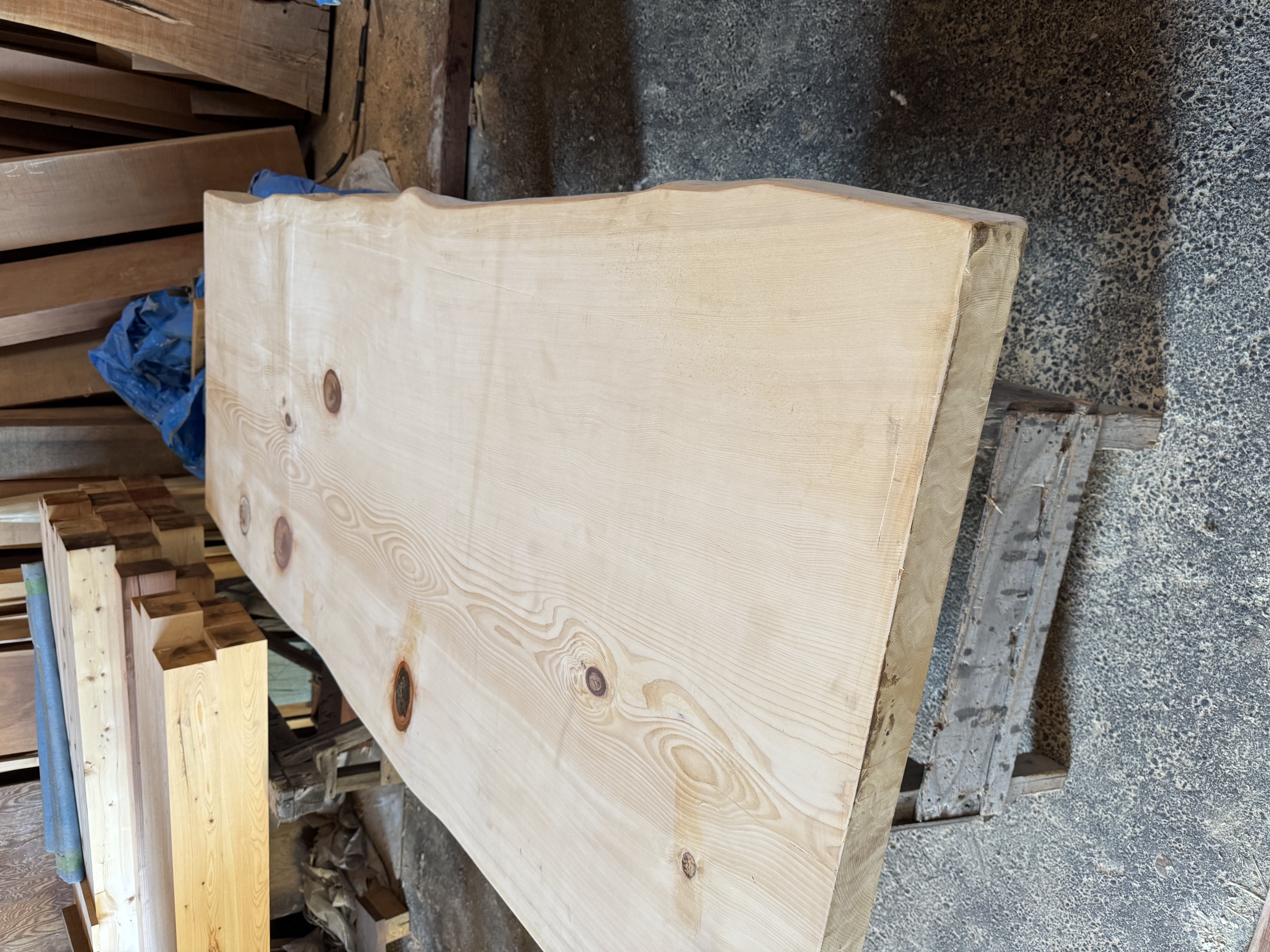 桧（仕上げ前）